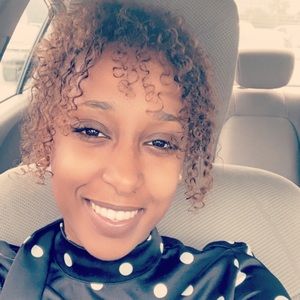 Meet your Posher, Carissa